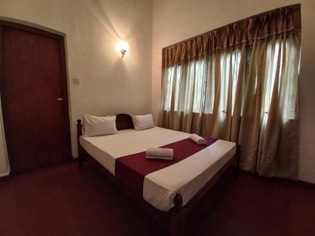 Lazy Bear Best Hostel In 康提 外观 照片