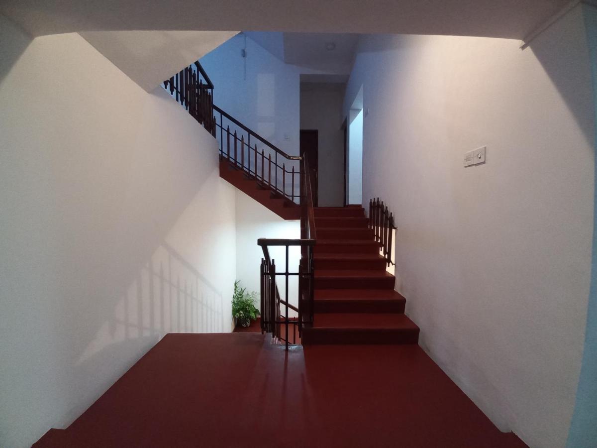 Lazy Bear Best Hostel In 康提 外观 照片